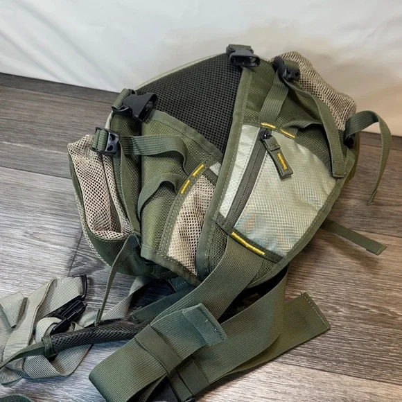 Sage Olive and Black Men's Belt Bag /fly fishing bag